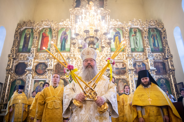 Митрополит Кирилл возглавил престольные торжества в Иоанно-Кронштадтском храме при Казанской духовной семинарии