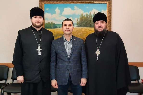 Глава Рыбно-Слободского района Татарстана встретился с представителями духовенства Казанской епархии
