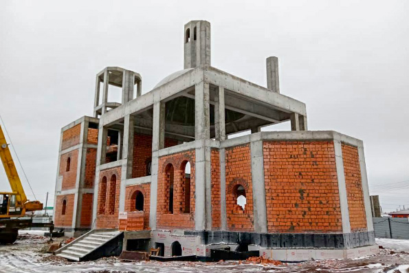 В Чистополе продолжается строительство храма в честь Трех святителей Казанских Гурия, Германа и Варсонофия