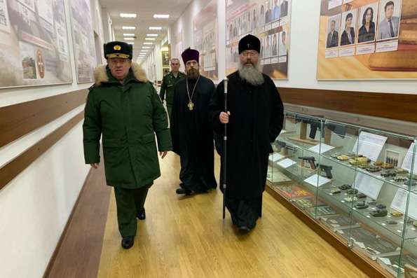 Митрополит Кирилл посетил Казанское суворовское училище