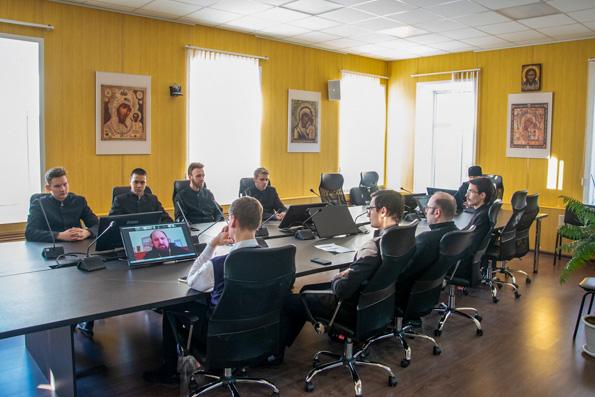 Проректор и учащиеся Казанской духовной семинарии приняли участие в вебинаре Студенческого литургического общества СПбДА
