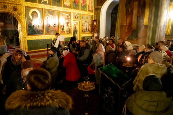 Митрополит Кирилл совершил вечерню с чином прощения в Благовещенском соборе Казанского кремля