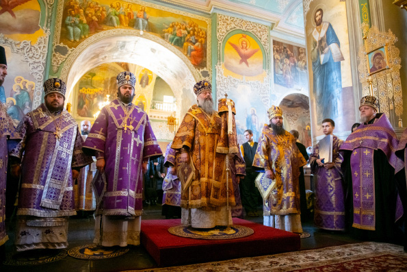 Архипастыри Татарстанской митрополии совершили в Благовещенском соборе чин Торжества Православия