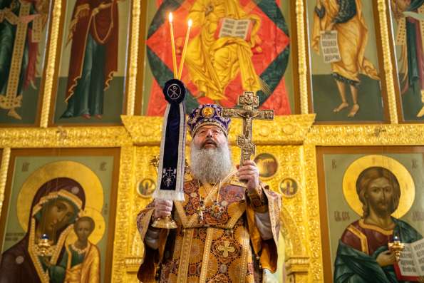 В Великий Четверток митрополит Кирилл совершил Литургию в Благовещенском соборе Казанского кремля