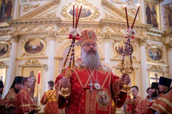 В Светлую субботу митрополит Кирилл совершил Литургию в Богородицком монастыре Казани