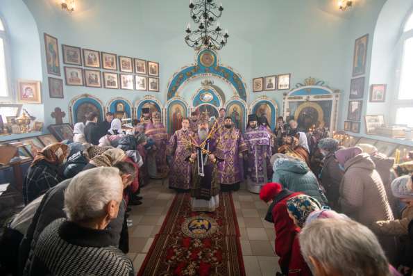 Митрополит Кирилл совершил Литургию в Казанском храме села Рыбная Слобода