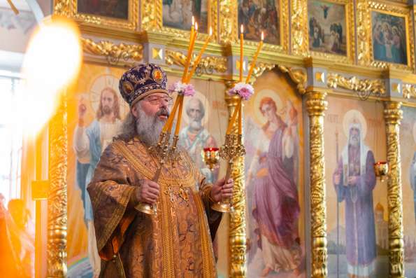 В Неделю Марии Египетской митрополит Кирилл совершил Литургию в Никольском соборе Чистополя