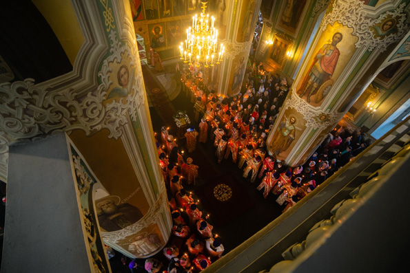 Великая пасхальная вечерня в Благовещенском соборе Казанского кремля. Встреча Благодатного огня