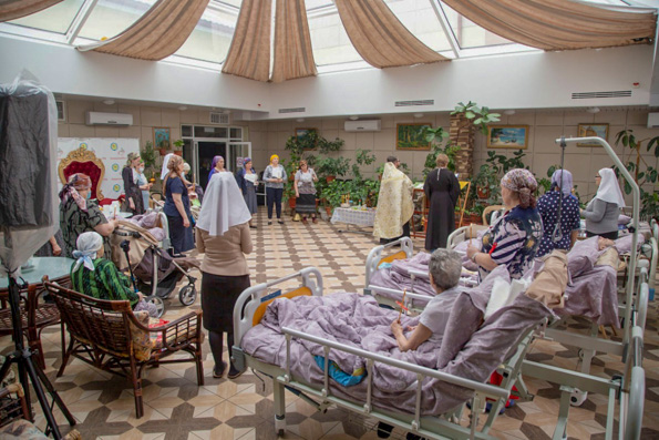 Пациенты Казанского хосписа приступили к Таинству Соборования
