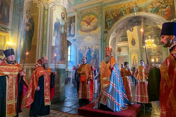 В канун Антипасхи митрополит Кирилл совершил всенощное бдение в Благовещенском соборе