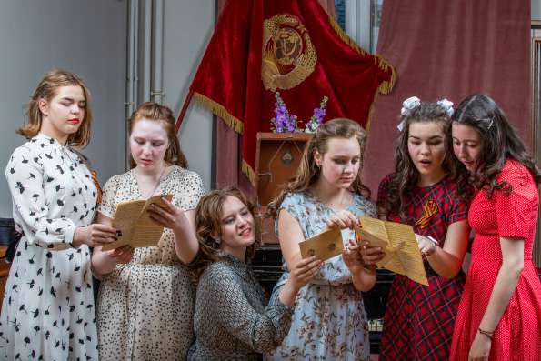 Молодежный отдел Казанской епархии приглашает на премьеру спектакля «Она и Война»