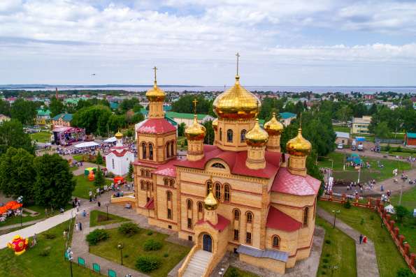 Митрополит Кирилл посетил Фестиваль колокольного звона «Алексеевские перезвоны»