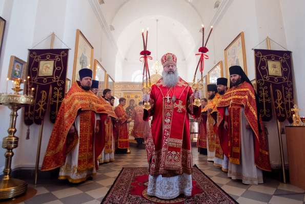 Митрополит Кирилл возглавил престольный праздник в Предтеченском храме Казани