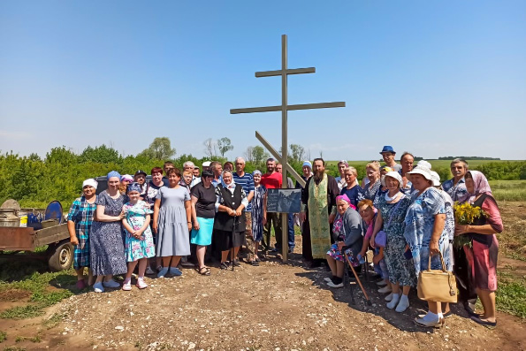 В селе Старосельское Алькеевского района установили поклонный крест