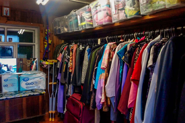 В Набережных Челнах открылся новый пункт выдачи одежды