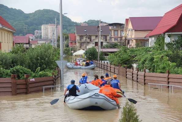 Екатеринодарская епархия оказывает помощь пострадавшим от наводнения