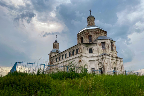 Православная молодежь Казани оказала помощь в восстановлении Никольского храма в селе Державино