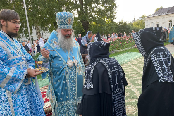 Митрополит Кирилл принимает участие в проходящих в Ярославле торжествах в честь Толгской иконы Богородицы