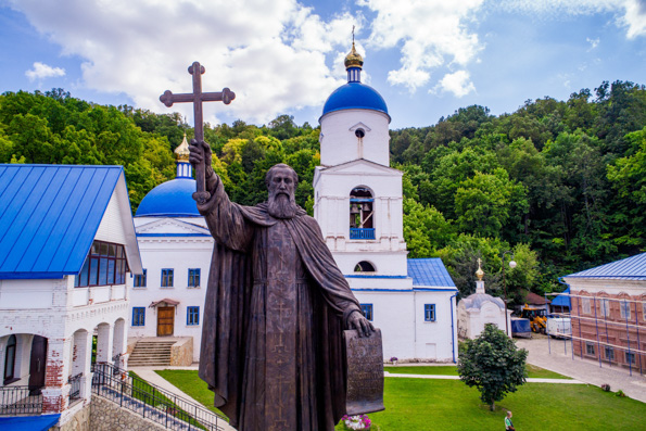 Вознесенский Макарьевский мужской монастырь отметил престольный праздник