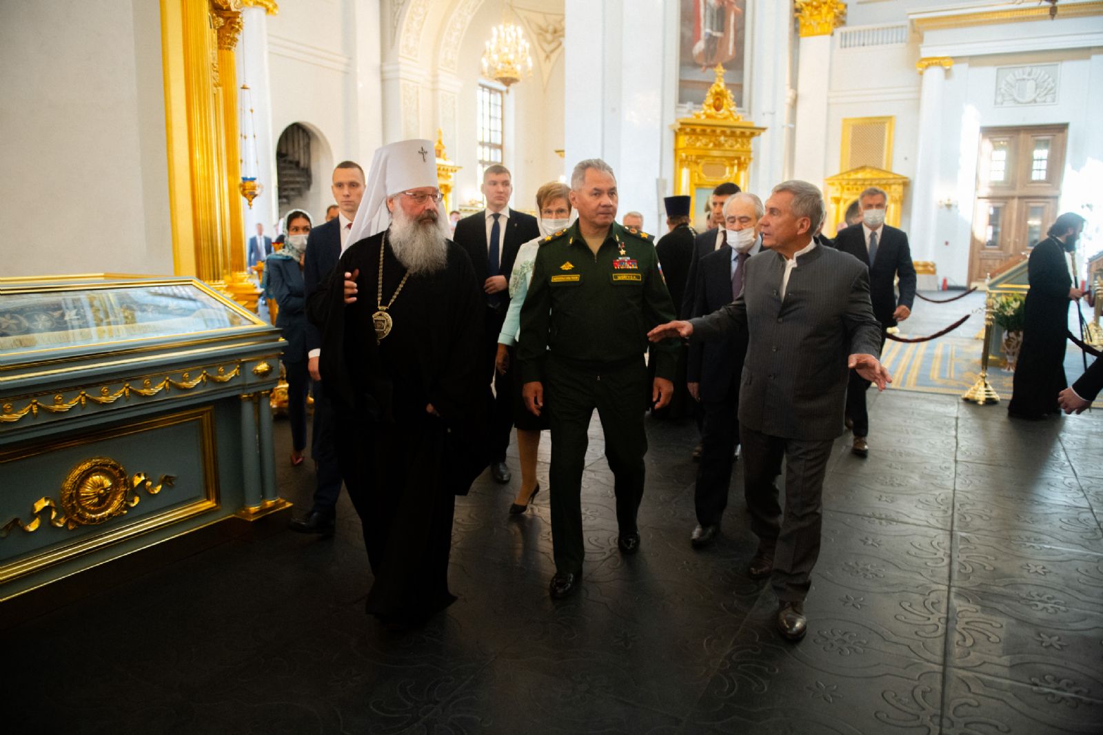 Министр обороны РФ Сергей Шойгу посетил собор Казанской иконы Божией Матери