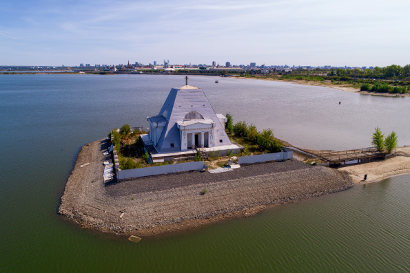 Храм-памятник в честь Нерукотворного Образа Спасителя на реке Казанка