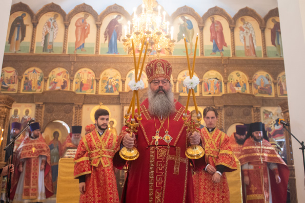 В субботу по Воздвижении митрополит Кирилл совершил Литургию в храме Рождества Христова села Елаур