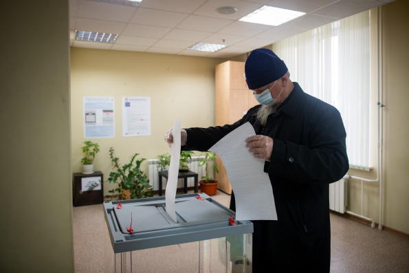 Священнослужители Казанской епархии принимают участие в голосовании на выборах в Госдуму РФ