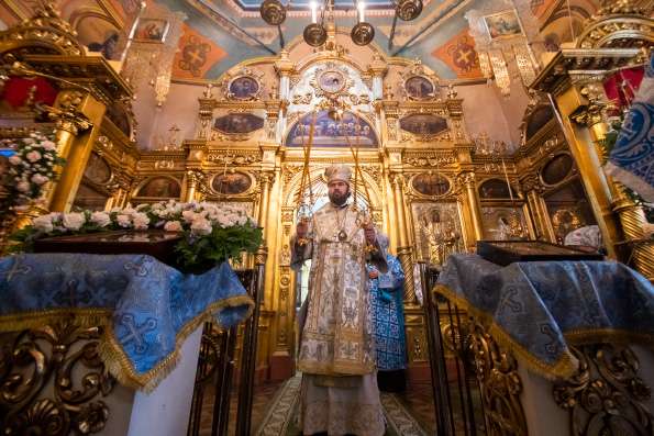 В праздник Рождества Пресвятой Богородицы епископ Мефодий совершил Литургию в казанском храме Ярославских чудотворцев