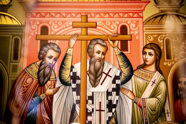 Зачем православные поклоняются Кресту?