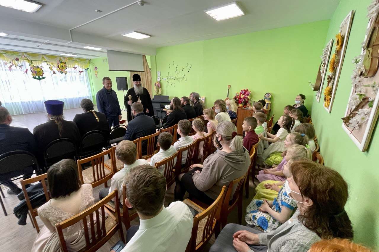 Митрополит Кирилл посетил приют для детей и подростков «Балкыш» в Нижнекамске