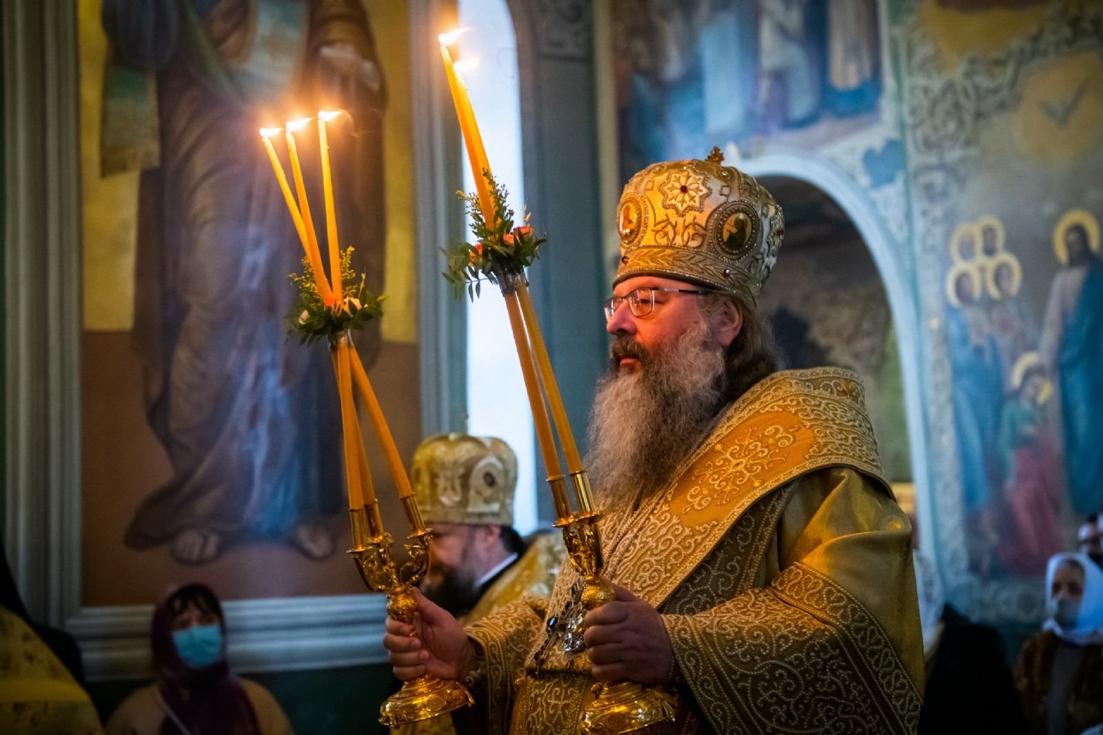 24 ноября православный. Митрополит Никифор Киккский. Место служения Патриарха Андрея. Митрополит совершил в храме мужского монастыря. Покров Божией матери икона Казань Никольский собор.