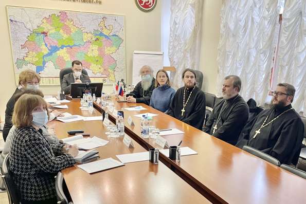Представители Татарстанской митрополии приняли участие в совещании по вопросам посещения священниками пациентов стационаров