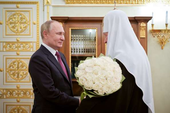 Президент России Владимир Путин поздравил Святейшего Патриарха Кирилла с годовщиной интронизации