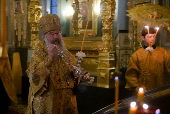 В канун Недели о мытаре и фарисее митрополит Кирилл совершил всенощное бдение в Благовещенском соборе Казани