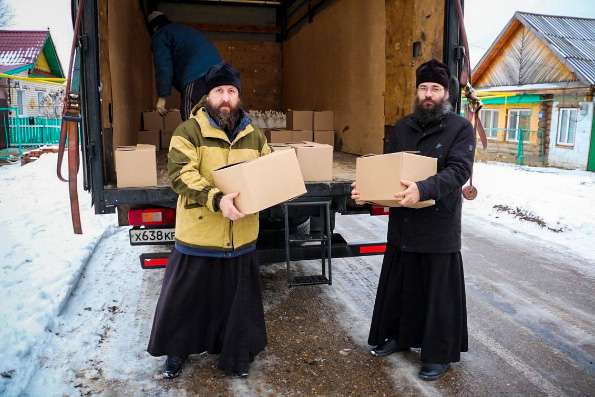 Приходы Чистопольской епархии оказывают благотворительную помощь малоимущим