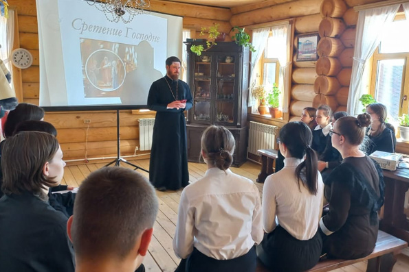 Никольский приход села Русское Никольское провел просветительское мероприятие для школьников