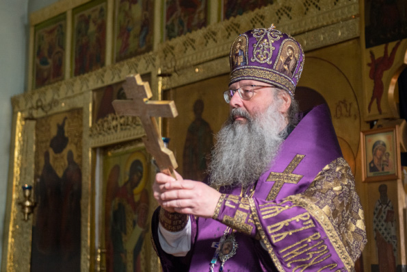 В день памяти великомученика Феодора Тирона митрополит Кирилл совершил Литургию в Иоанновском монастыре Казани
