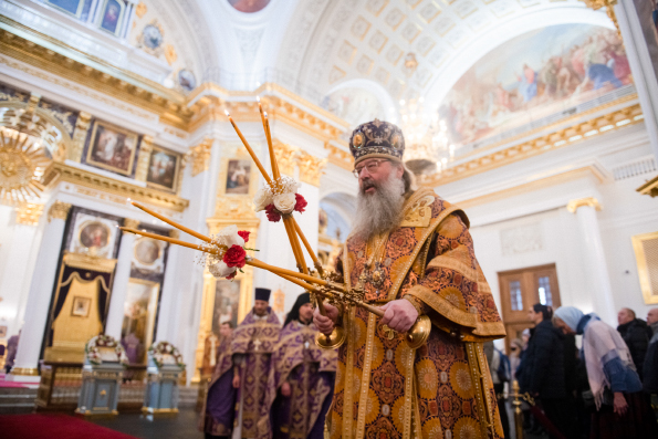 В Неделю Торжества Православия митрополит Кирилл совершил Литургию в Казанском соборе