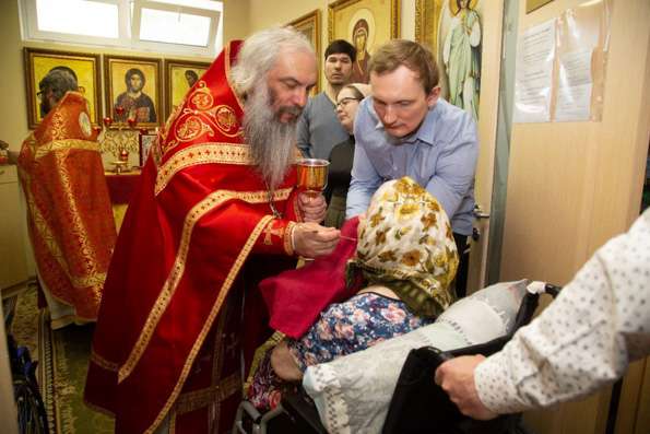 В Казанском хосписе состоялось пасхальное богослужение