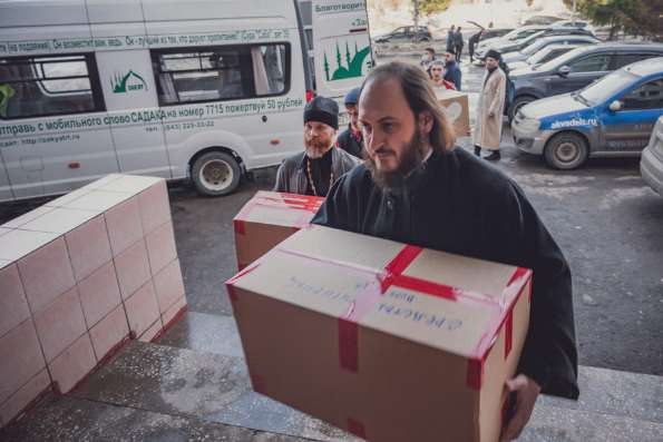 Представители Казанской епархии и ДУМ РТ передали гуманитарную помощь жителям Донбасса