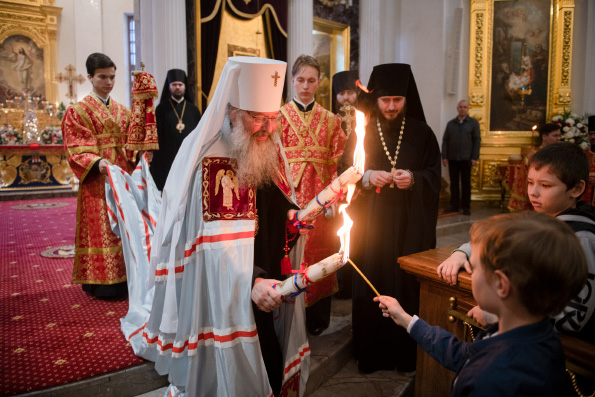 Митрополит Кирилл возглавил Пасхальную вечерню в Казанском кафедральном соборе