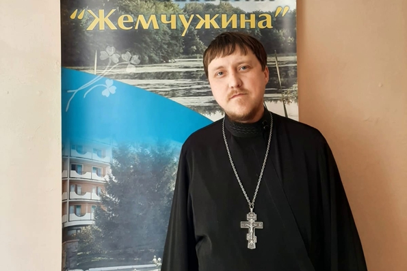 Челнинский священник окормляет беженцев из Мариуполя