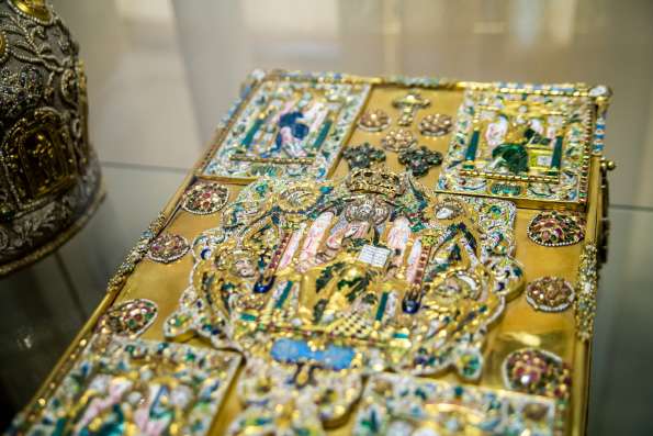 На выставке Национального музея РТ, приуроченной к 350-летию Петра I, будет представлено Евангелие конца XVII века