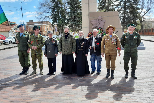 Священнослужители Чистопольского благочиния приняли участие в автопробеге, приуроченном к 77-й годовщине Победы в Великой Отечественной войне