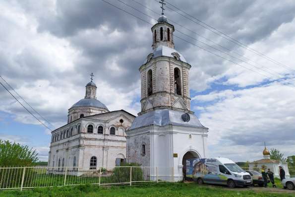 Добровольцы из Казани укрепили фундамент разрушенной часовни в селе Державино