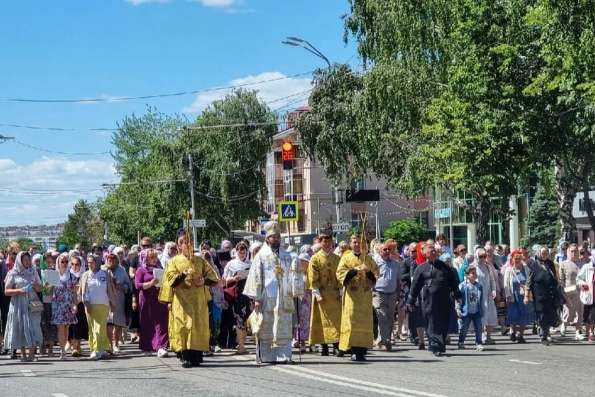 В день празднования Всех святых земли Русской в Альметьевске состоялись молитвенные торжества