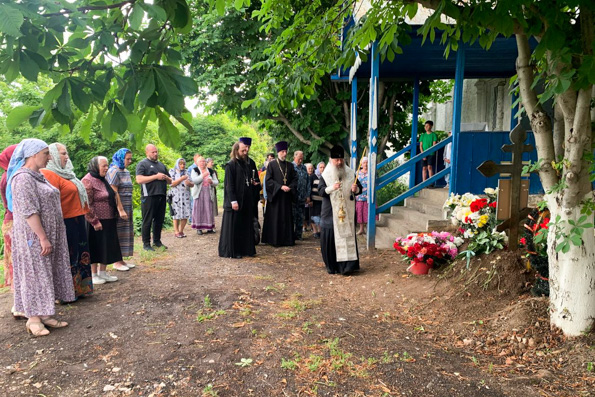 Митрополит Кирилл совершил заупокойную литию на могиле новопреставленного протоиерея Валерия Моисеева