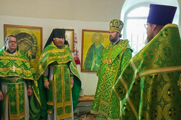 Епископ Мефодий возглавил престольный праздник в Кирилло-Белозерской церкви села Каймары