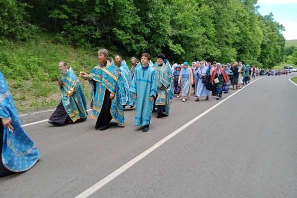 В Алексеевском благочинии Чистопольской епархии состоялось празднование иконе Божией Матери «Живоносный Источник»