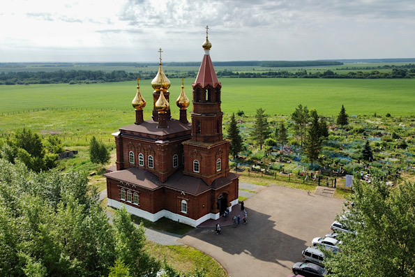 Глава Татарстанской митрополии совершил великое освящение Никольского храма в посёлке Князево